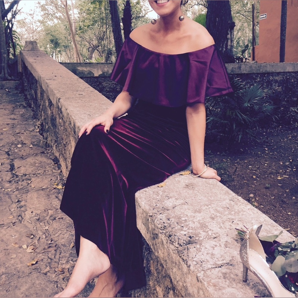 Adrianna Papell Burgundy Velvet Off Shoulder Floor Length Maxi Gown Dress size 8 - Picture 16 of 16